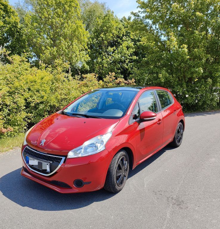 Rot Gebraucht 2013 Peugeot 208 Active Kleinwagen | 4.500 € (Fairer Preis) - Bild 1/4