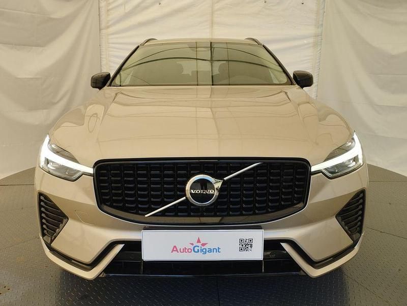 Gebraucht Volvo XC60 Plus 235 PS (172 kW) 2023 Silber SUV