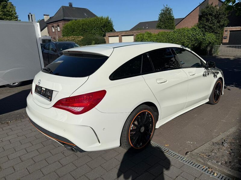 Gebraucht Mercedes CLA200 Shooting Brake AMG 156 PS (114 kW) 2015 Calcitweiss  unilack Kombi