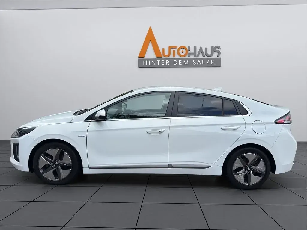 Gebraucht Hyundai Ioniq Premium 105 PS (77 kW) 2019 Weiß Kleinwagen