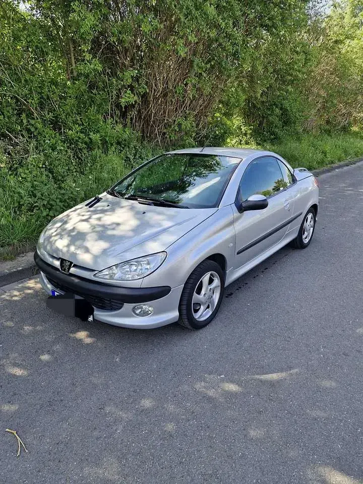 Gebraucht Peugeot 206 CC 109 PS (80 kW) 2003 Cabrio