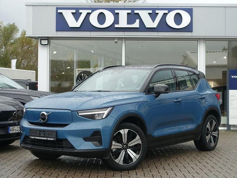 Blau Gebraucht 2022 Volvo XC40 Single Motor SUV | 28.600 € (Guter Preis) - Bild 1/4