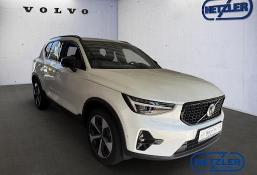 Neu Volvo XC40 Plus 163 PS (119 kW) 2025 Weiß SUV