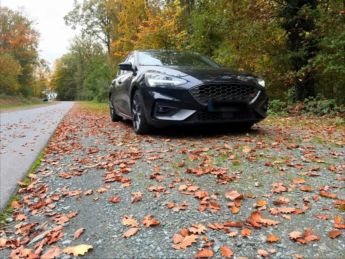 Gebraucht Ford Focus ST 280 PS (205 kW) 2021 Schwarz Limousine