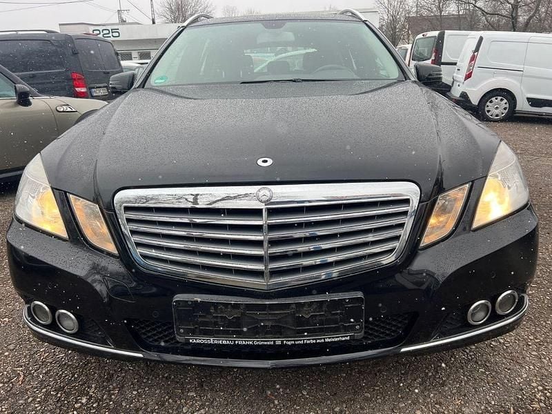 Gebraucht Mercedes E200 136 PS (100 kW) 2011 Schwarz Kombi