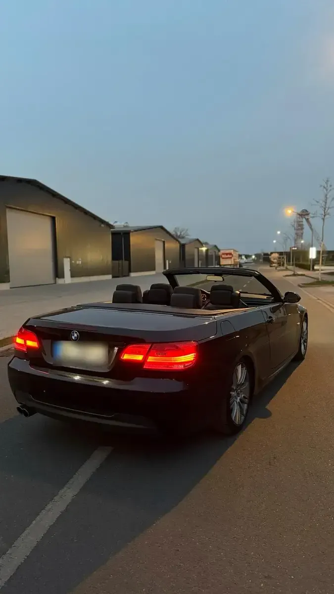 Gebraucht BMW 330 Cabriolet M Sport 245 PS (180 kW) 2009 Schwarz Cabrio