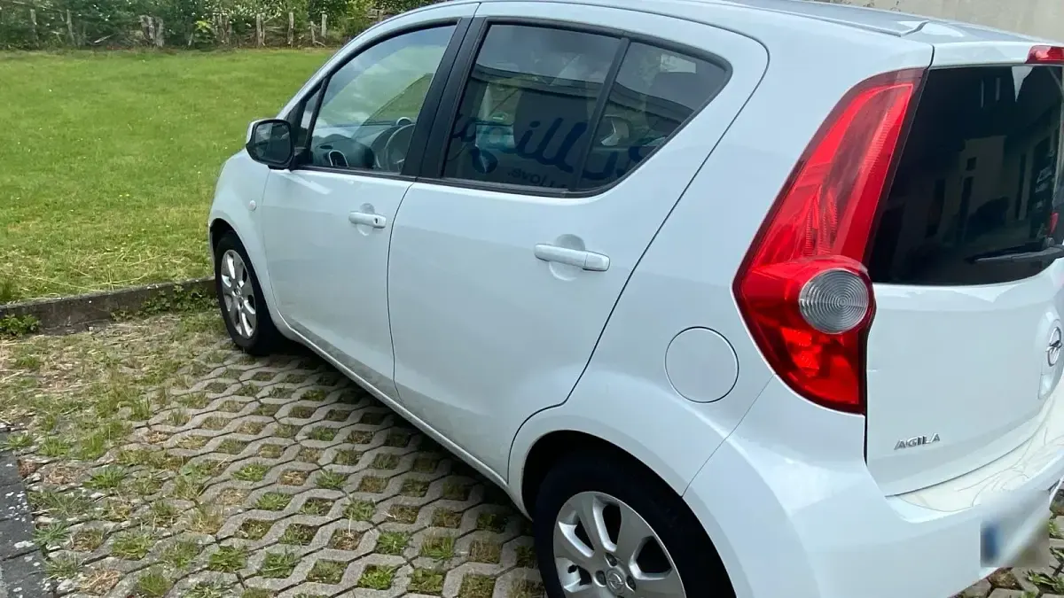 Gebraucht Opel Agila 65 PS (47 kW) 2010 Weiß Kleinwagen
