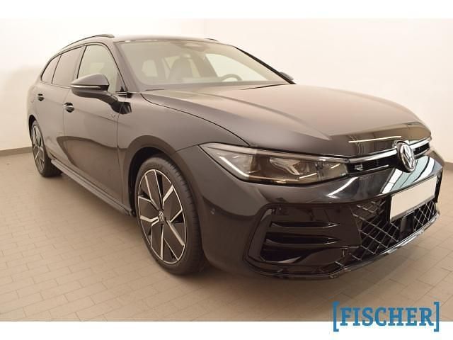 Gebraucht VW Passat R-line 150 PS (110 kW) 2024 Grenadillschwarz metallic (schwarz) Kombi