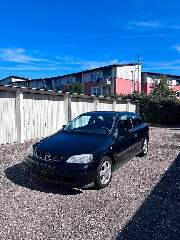 Schwarz Gebraucht 2002 Opel Astra Sport Coupé | 1.990 € (Fairer Preis) - Bild 1/4