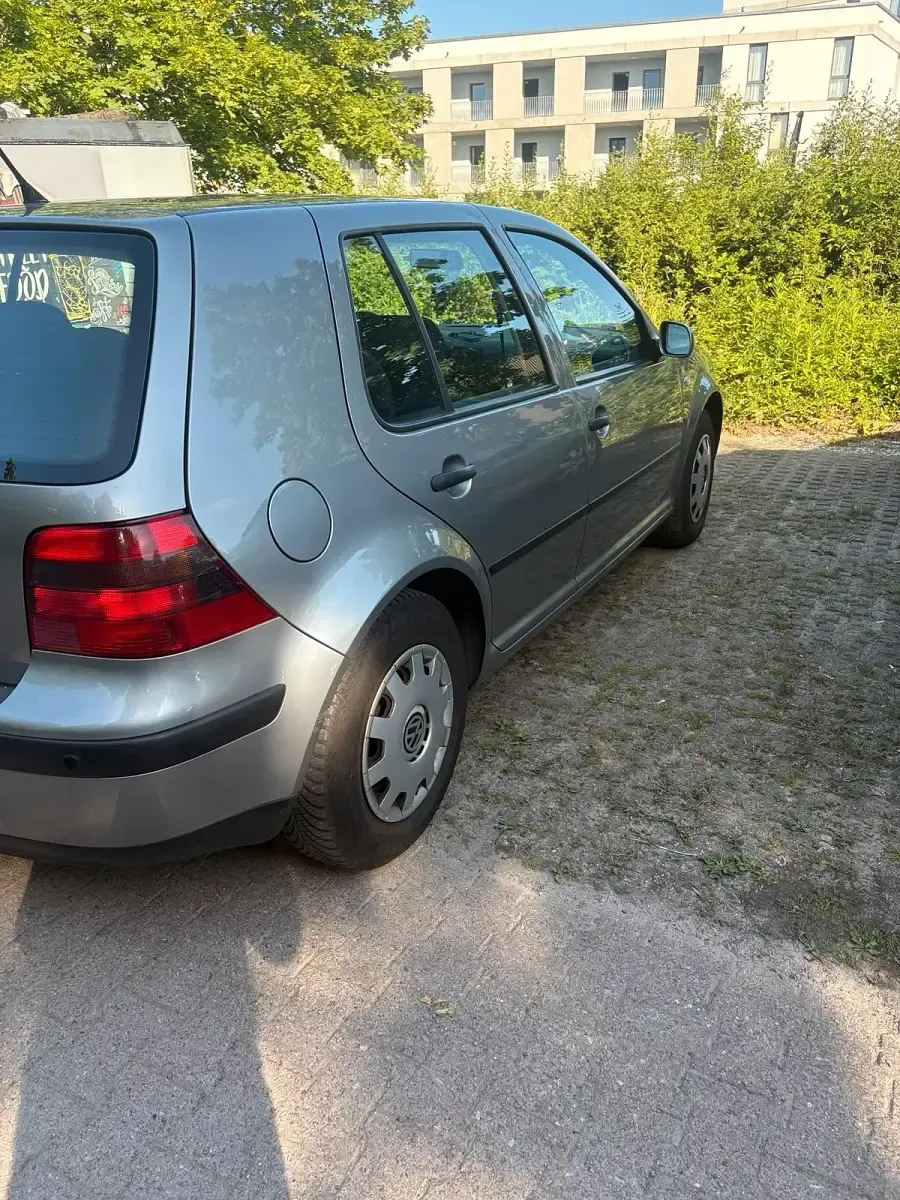Gebraucht VW Golf IV 75 PS (55 kW) 2002 Grau Kleinwagen