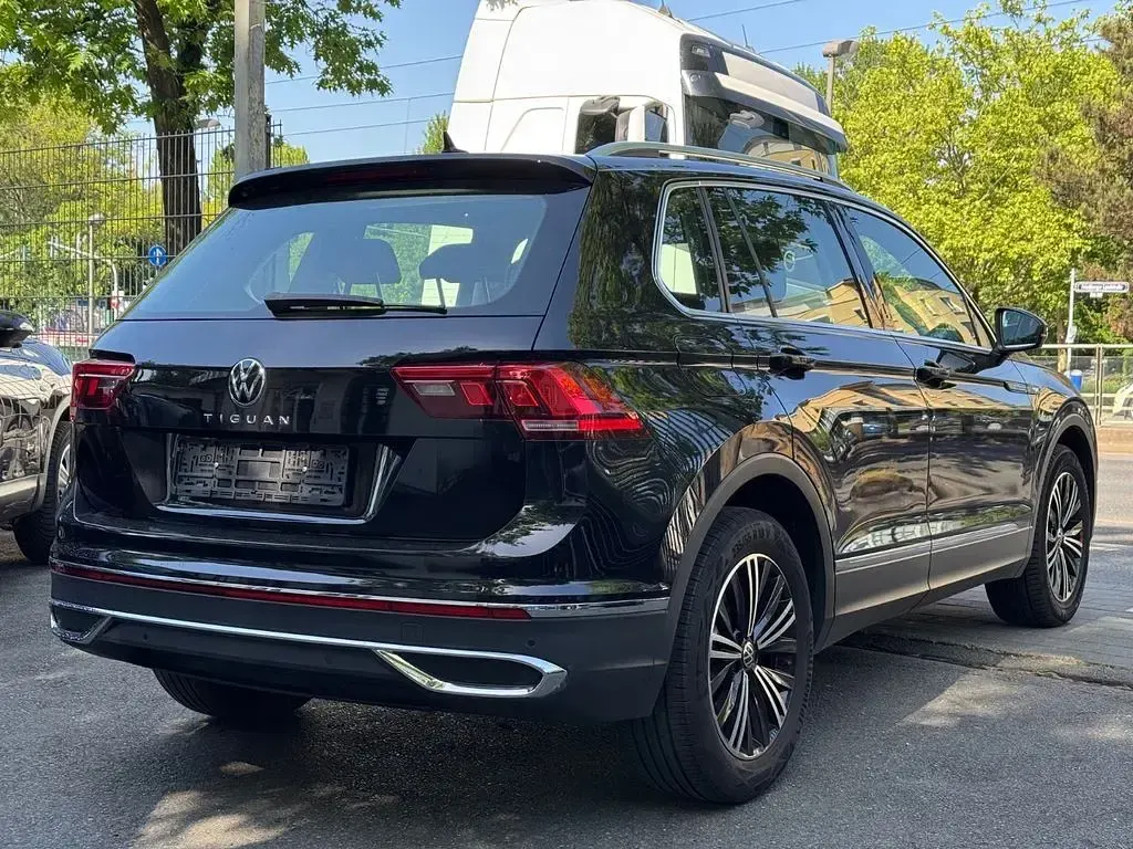 Gebraucht VW Tiguan Elegance 150 PS (110 kW) 2022 Schwarz SUV