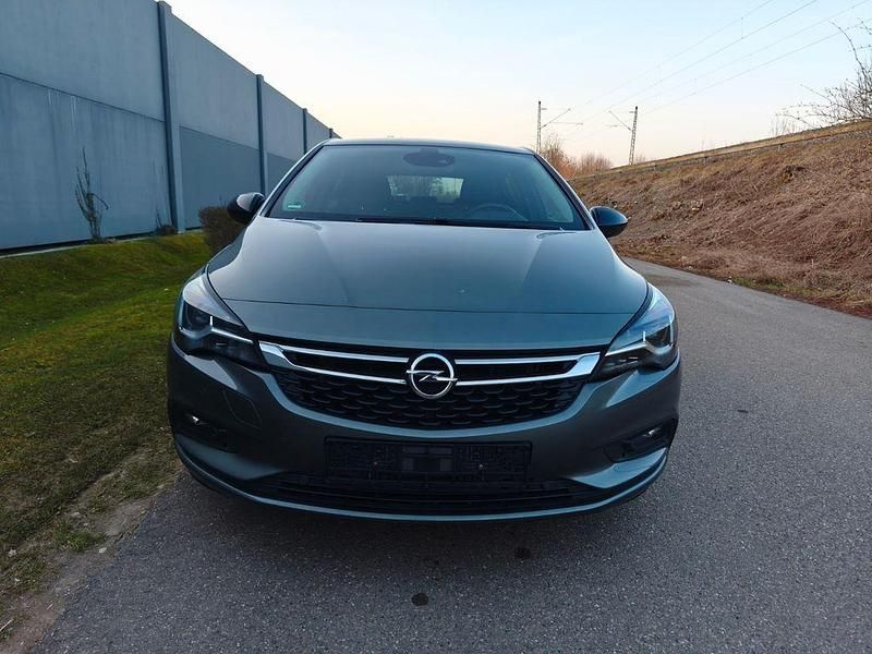 Gebraucht Opel Astra Innovation 136 PS (100 kW) 2016 Grau Limousine