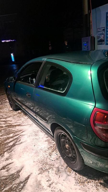 Gebraucht Nissan Almera 90 PS (66 kW) 2002 Grün Kleinwagen