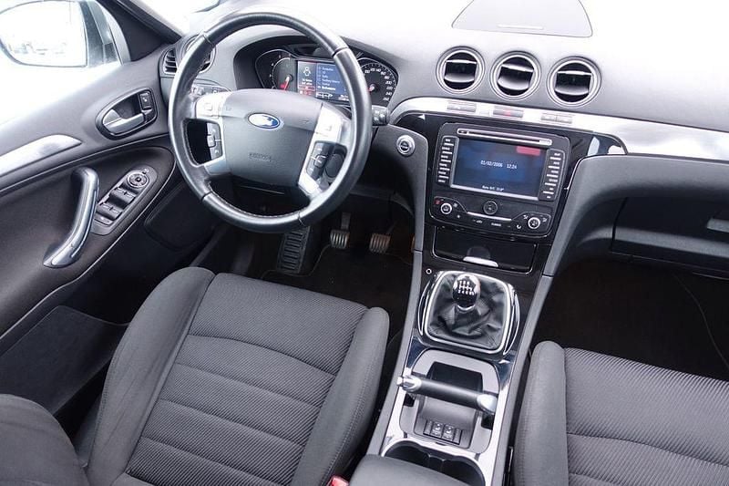 Gebraucht Ford S-MAX Titanium 200 PS (147 kW) 2013 Silber Van / Kleinbus