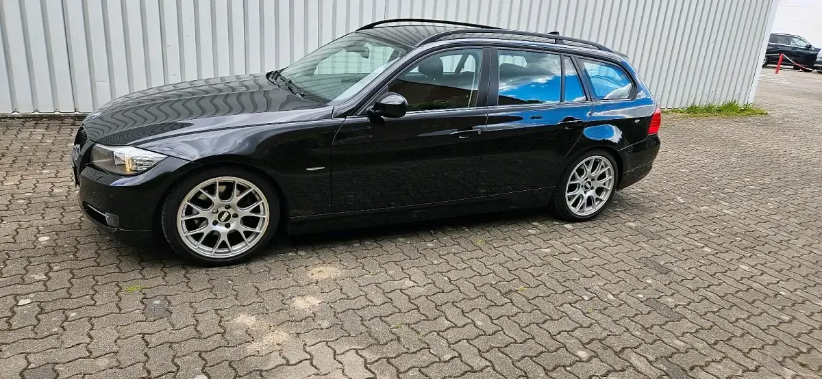 Gebraucht BMW 320 170 PS (125 kW) 2008 Schwarz Kombi