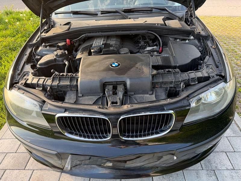 Second-hand BMW 116 122 CP (89 kW) 2009 Negru Hatchback