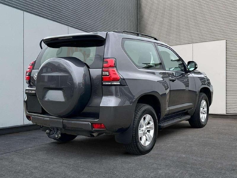Gebraucht Toyota Land Cruiser Basis 204 PS (150 kW) 2022 Marlingrau SUV