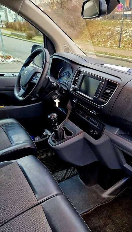 Gebraucht Peugeot Expert 150 PS (110 kW) 2018 Beige Van