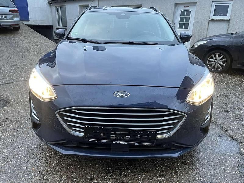 Gebraucht Ford Focus Trend 101 PS (74 kW) 2019 Blau Kombi