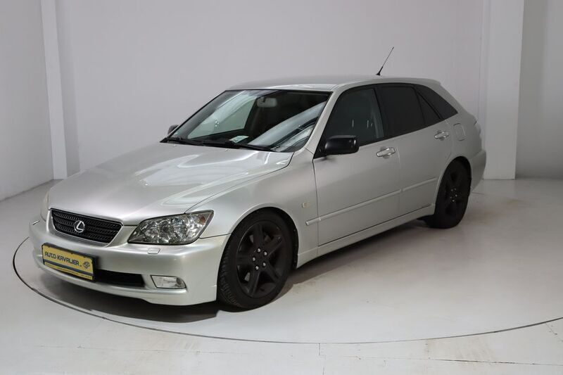 Silber Gebraucht 2002 Lexus IS300 Limousine | 9.290 € - Bild 1/4