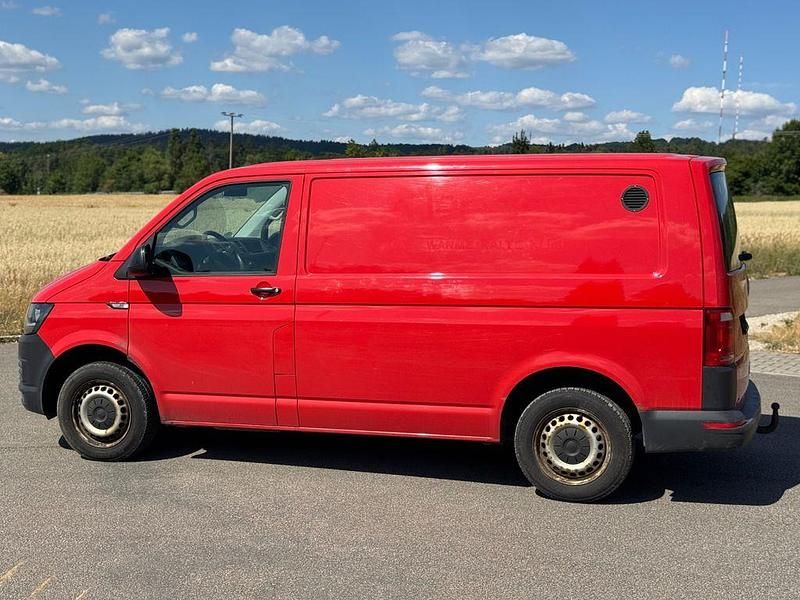 Gebraucht VW Transporter 140 PS (102 kW) 2015 Rot Van