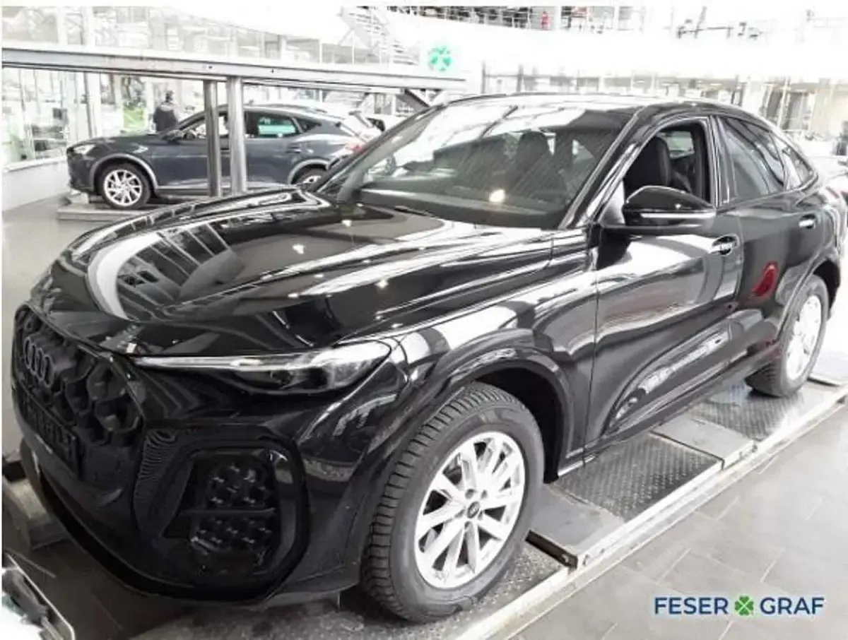 Gebraucht Audi Q5 Sportback S-Line 204 PS (150 kW) 2025 Mythosschwarz metallic SUV