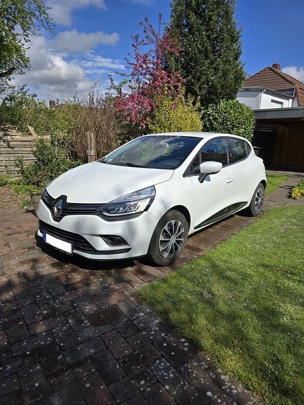 Weiß Gebraucht 2017 Renault Clio IV Intens Kleinwagen | 10.900 € (Teuer) - Bild 1/4