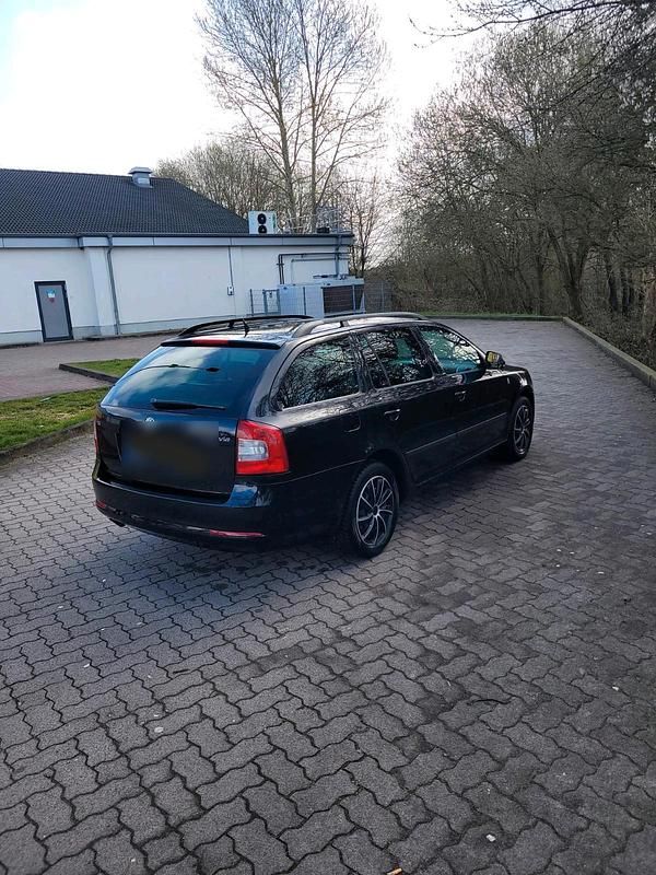Gebraucht Skoda Octavia 122 PS (89 kW) 2012 Schwarz Kombi
