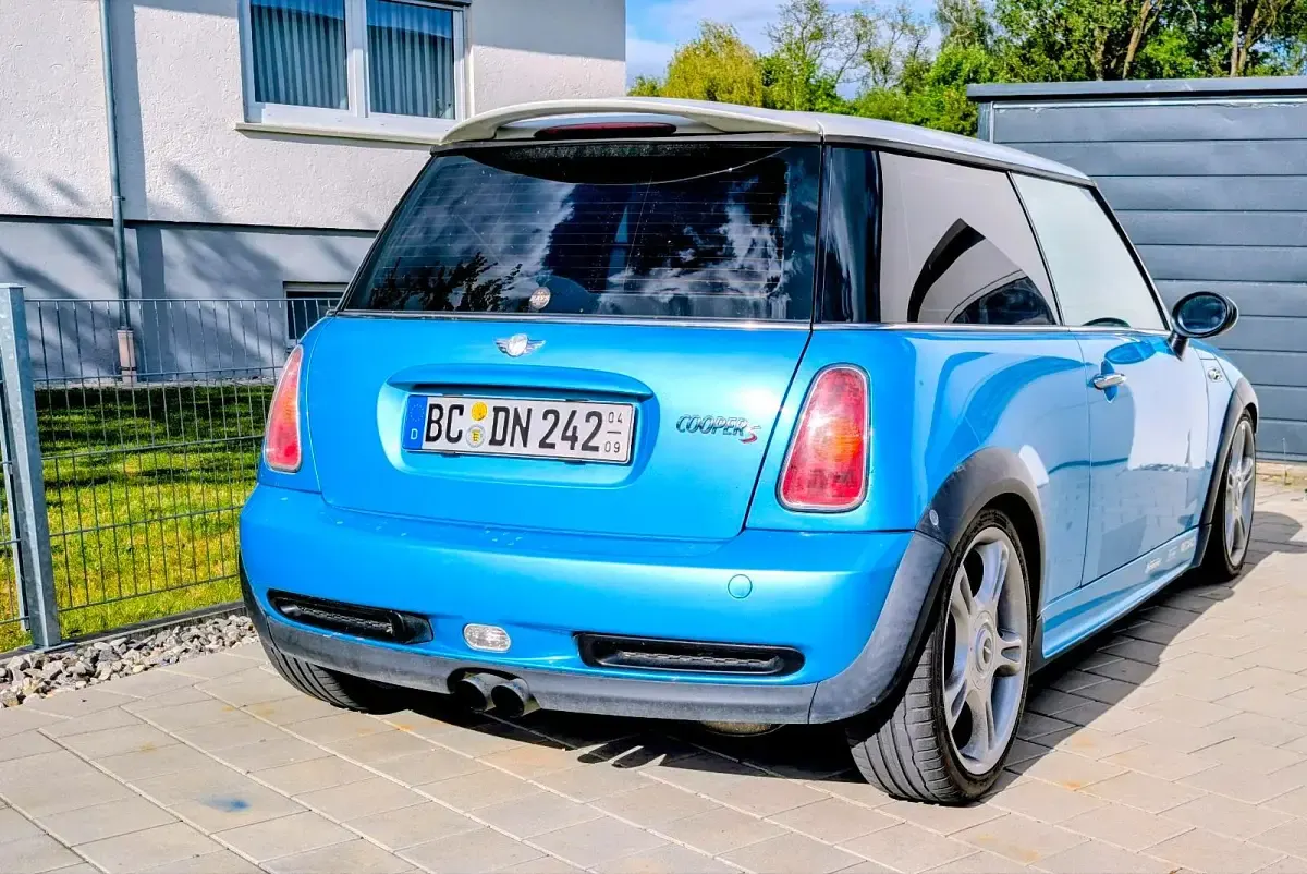 Używany Mini John Cooper Works 240 KM (176 kW) 2003 Niebieski Hatchback
