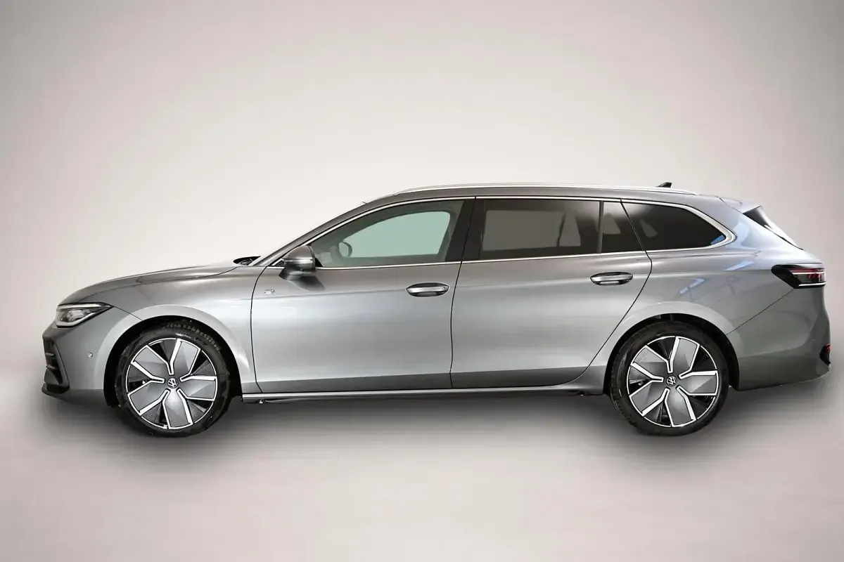 Gebraucht VW Passat R-line 265 PS (194 kW) 2026 Manufacturer Kombi