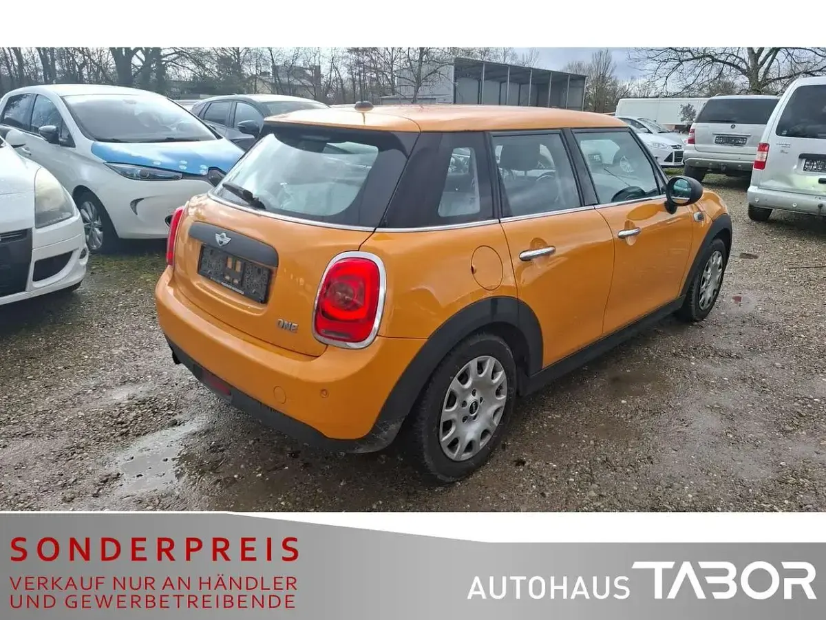 Gebraucht Mini ONE 102 PS (75 kW) 2015 Volcanic orange uni Kleinwagen