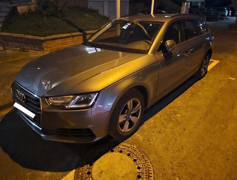 Silber Gebraucht 2017 Audi A4 Kombi | 10.900 € (Superpreis) - Bild 1/4