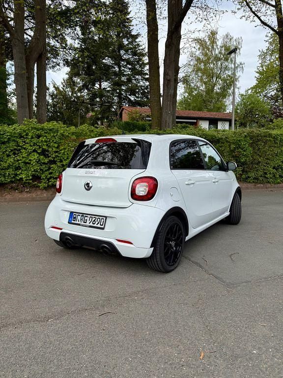 Second-hand Smart ForFour 90 CP (66 kW) 2016 Alb Hatchback
