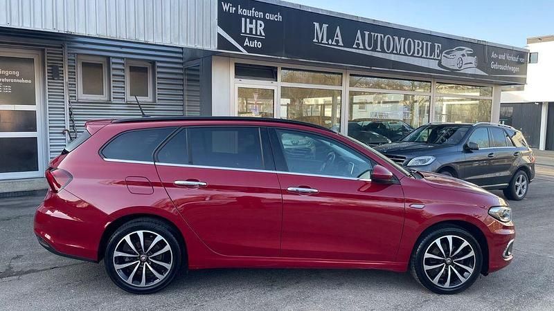 Gebraucht Fiat Tipo Lounge 120 PS (88 kW) 2018 Rot Limousine