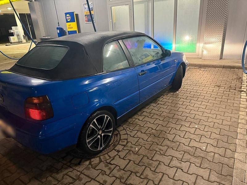 Gebraucht VW Golf Cabriolet Highline 101 PS (74 kW) 1999 Blau Cabrio