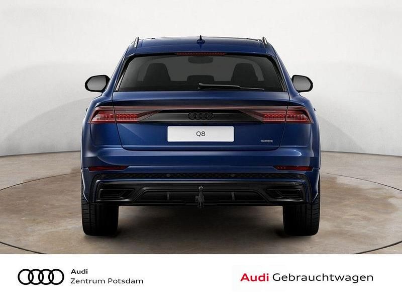 Gebraucht Audi Q8 Ambiente 286 PS (210 kW) 2022 Navarrablau metallic SUV