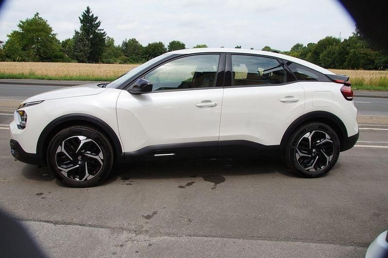 Gebraucht Citroën C4 Feel 131 PS (96 kW) 2023 Weiß Limousine