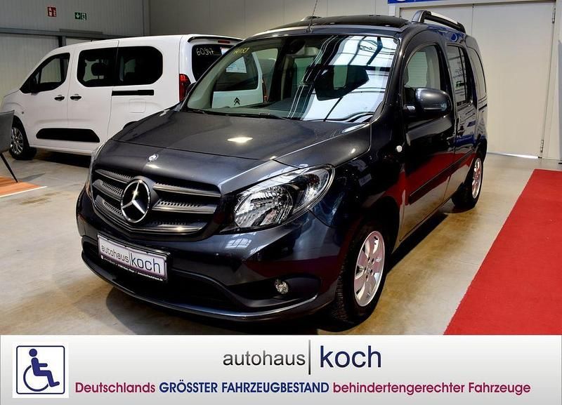 Tenoritgrau Gebraucht 2017 Mercedes Citan 112 Edition Kombi | 31.980 € - Bild 1/4