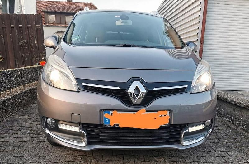 Grau Gebraucht 2013 Renault Scénic III Dynamique Van / Kleinbus | 4.500 € (Fairer Preis) - Bild 1/4