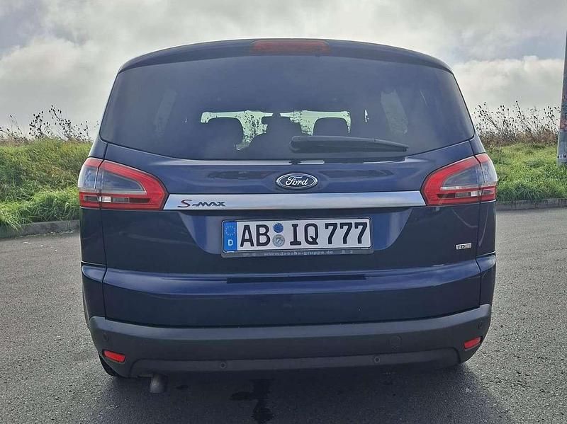 Gebraucht Ford S-MAX Titanium 163 PS (119 kW) 2010 Blau Van / Kleinbus