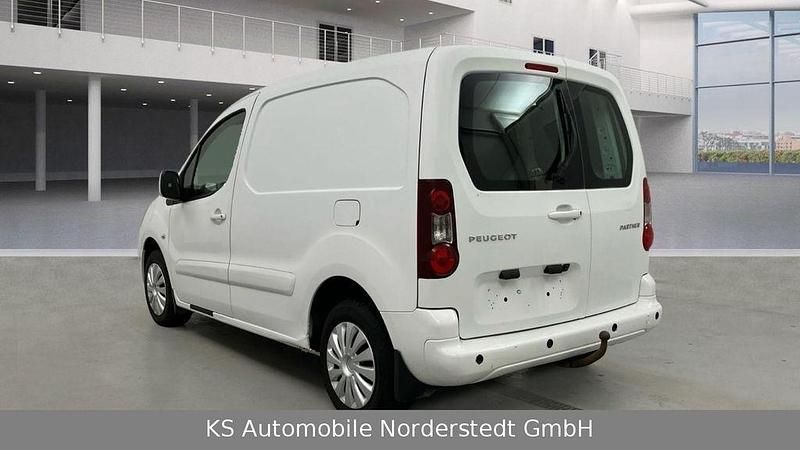 Gebraucht Peugeot Partner Premium 99 PS (72 kW) 2018 Weiß Van / Kleinbus