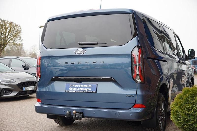 Gebraucht Ford Tourneo Titanium 170 PS (125 kW) 2025 Blau Van / Kleinbus