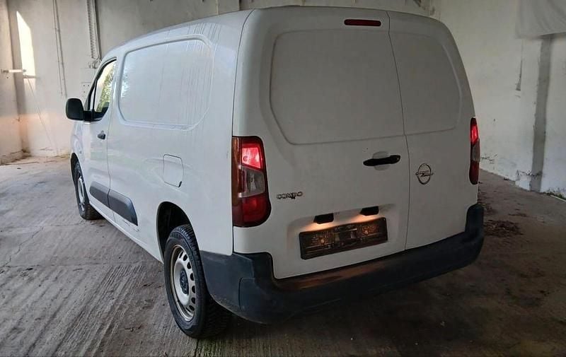 Gebraucht Opel Combo 102 PS (75 kW) 2022 Lackierung weiss icy/typ ausse Van / Kleinbus