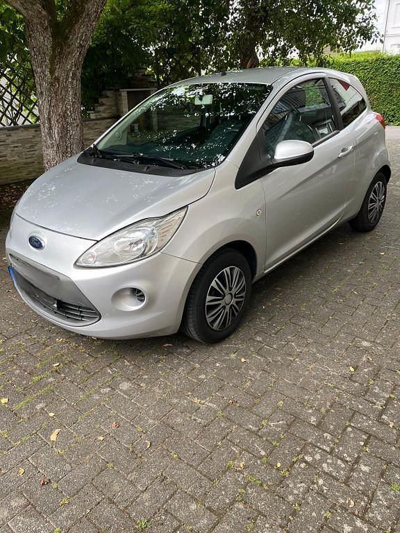 Grau Gebraucht 2014 Ford Ka Cool & Sound Edition Kleinwagen | 2.390 € (Guter Preis) - Bild 1/4