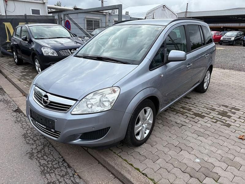 Grau Gebraucht 2009 Opel Zafira Edition Van / Kleinbus | 4.350 € (Etwas zu teuer) - Bild 1/4