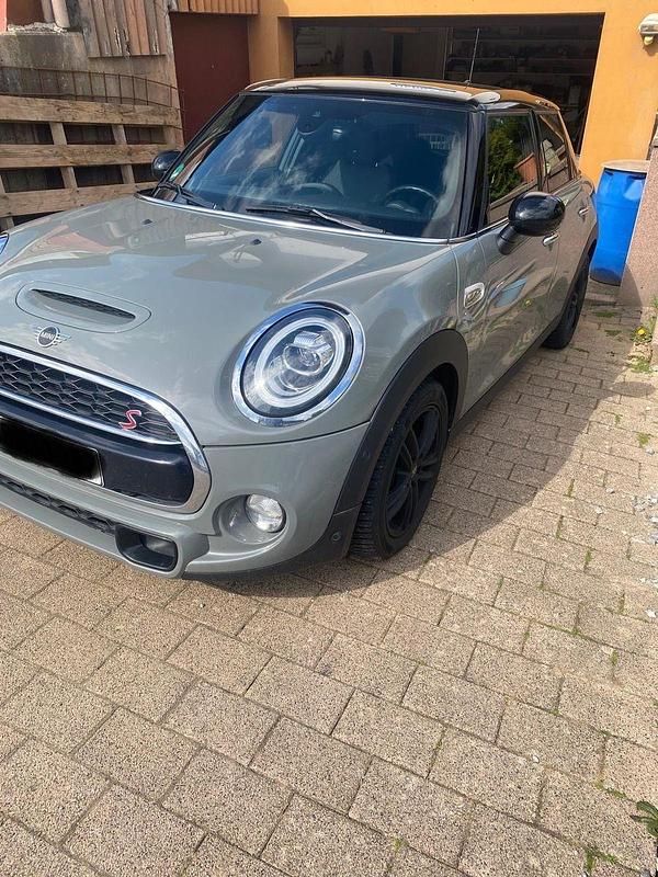 Grau Gebraucht 2018 Mini Cooper Kleinwagen | 19.500 € (Superpreis) - Bild 1/4