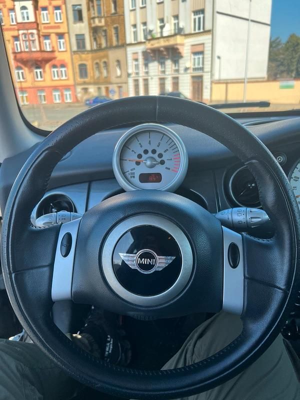 Gebraucht Mini ONE 90 PS (66 kW) 2004 Schwarz Kleinwagen