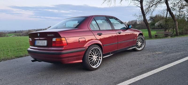 Second-hand BMW 320 150 CP (110 kW) 1996 Roșu Berlinǎ