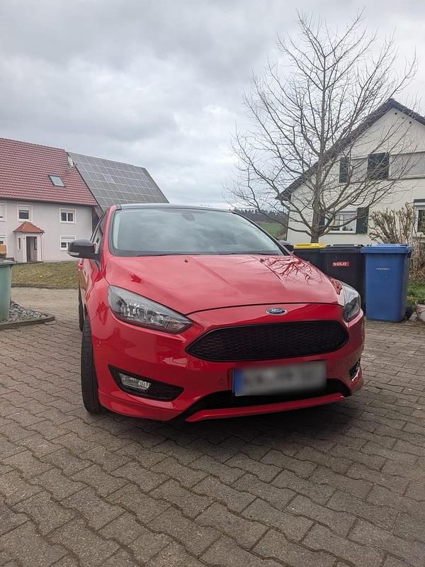 Gebraucht Ford Focus 150 PS (110 kW) 2016 Rot Kleinwagen