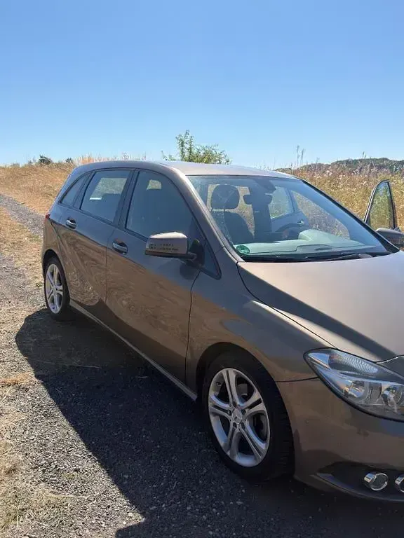 Gebraucht Mercedes B200 156 PS (114 kW) 2012 Grau Kleinwagen